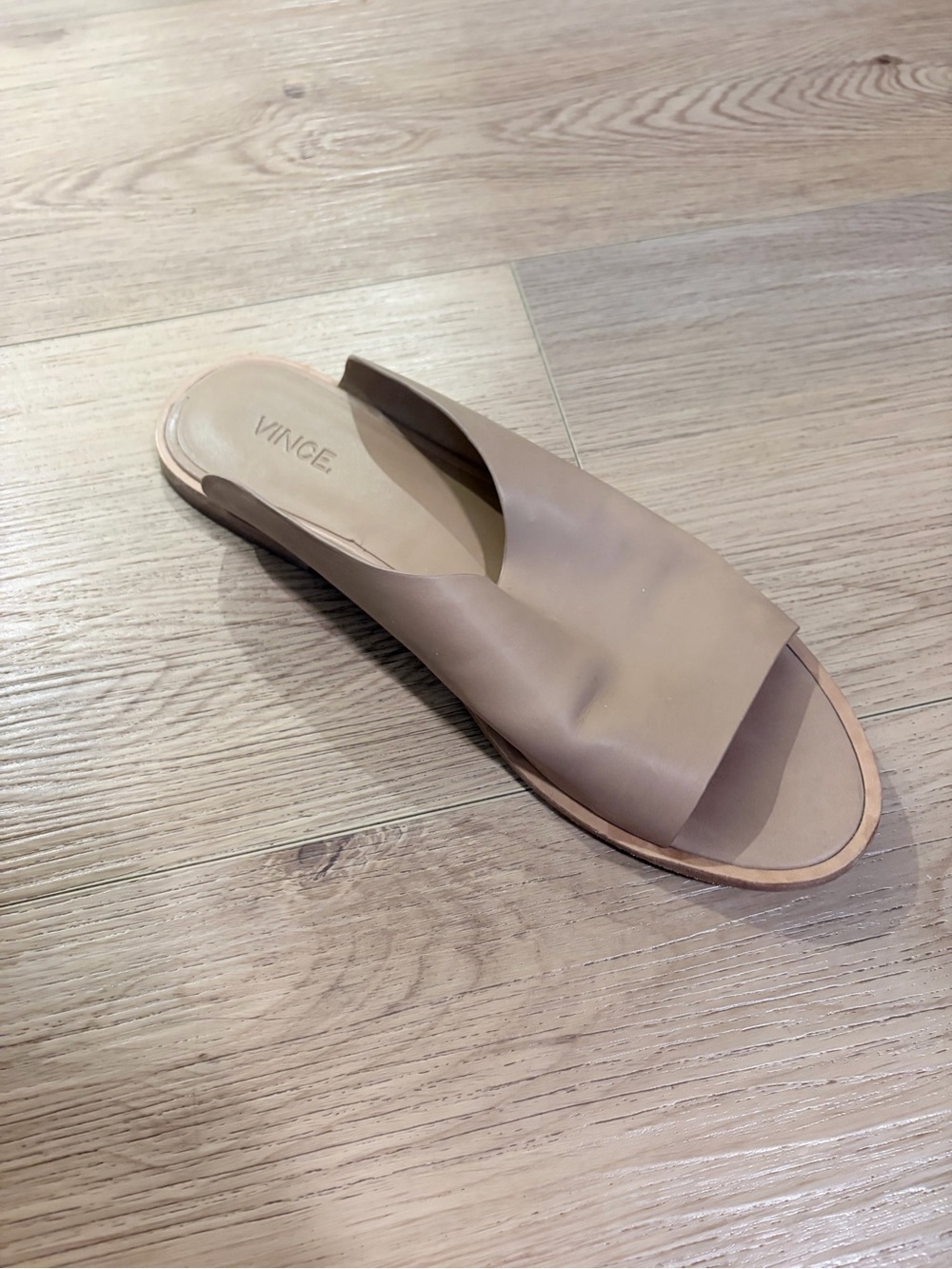 Vince Beige Sand Le Lynnis Open-Toe Slip-On Mule Flat Sandal
